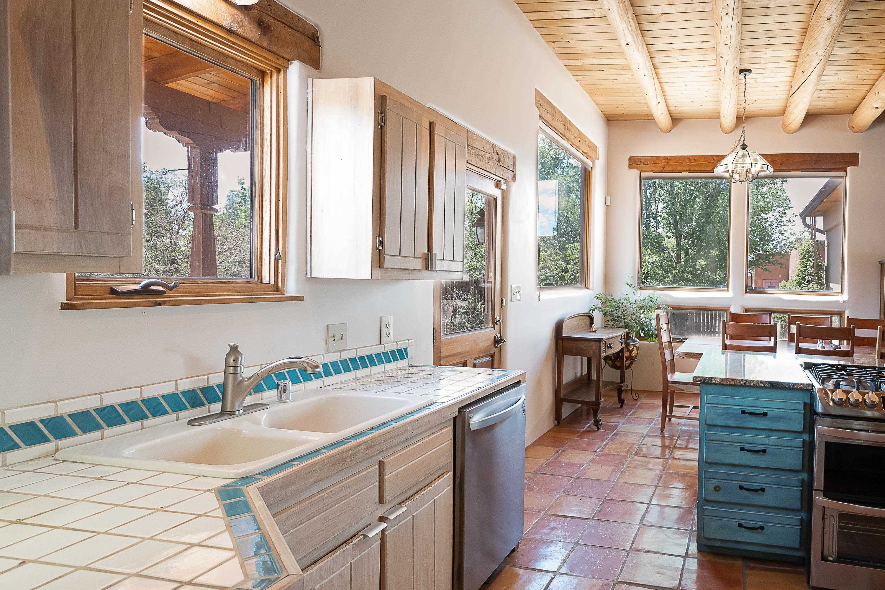 350 Monte Vista Road #14, Taos, Texas image 8