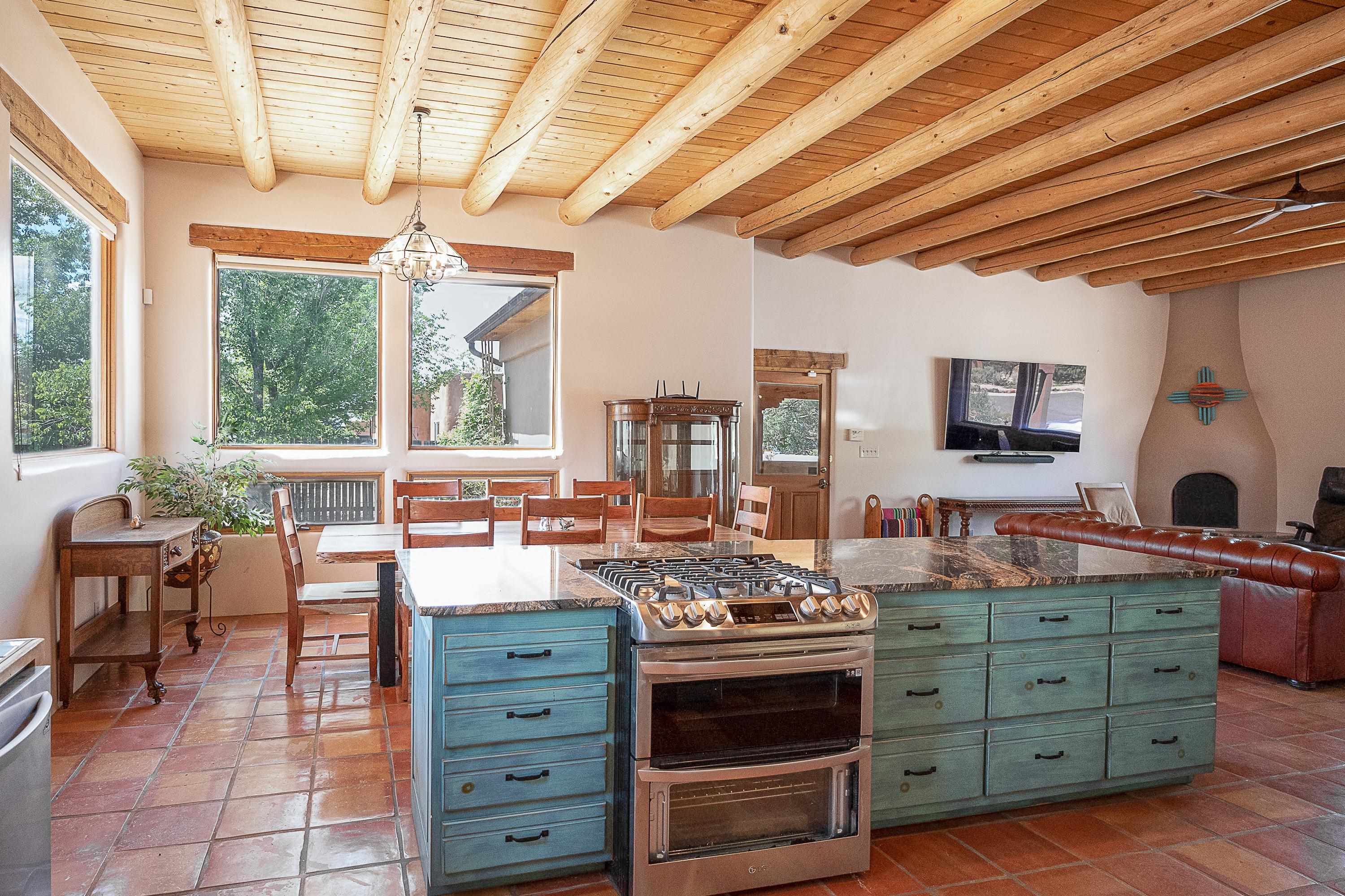 350 Monte Vista Road #14, Taos, Texas image 9