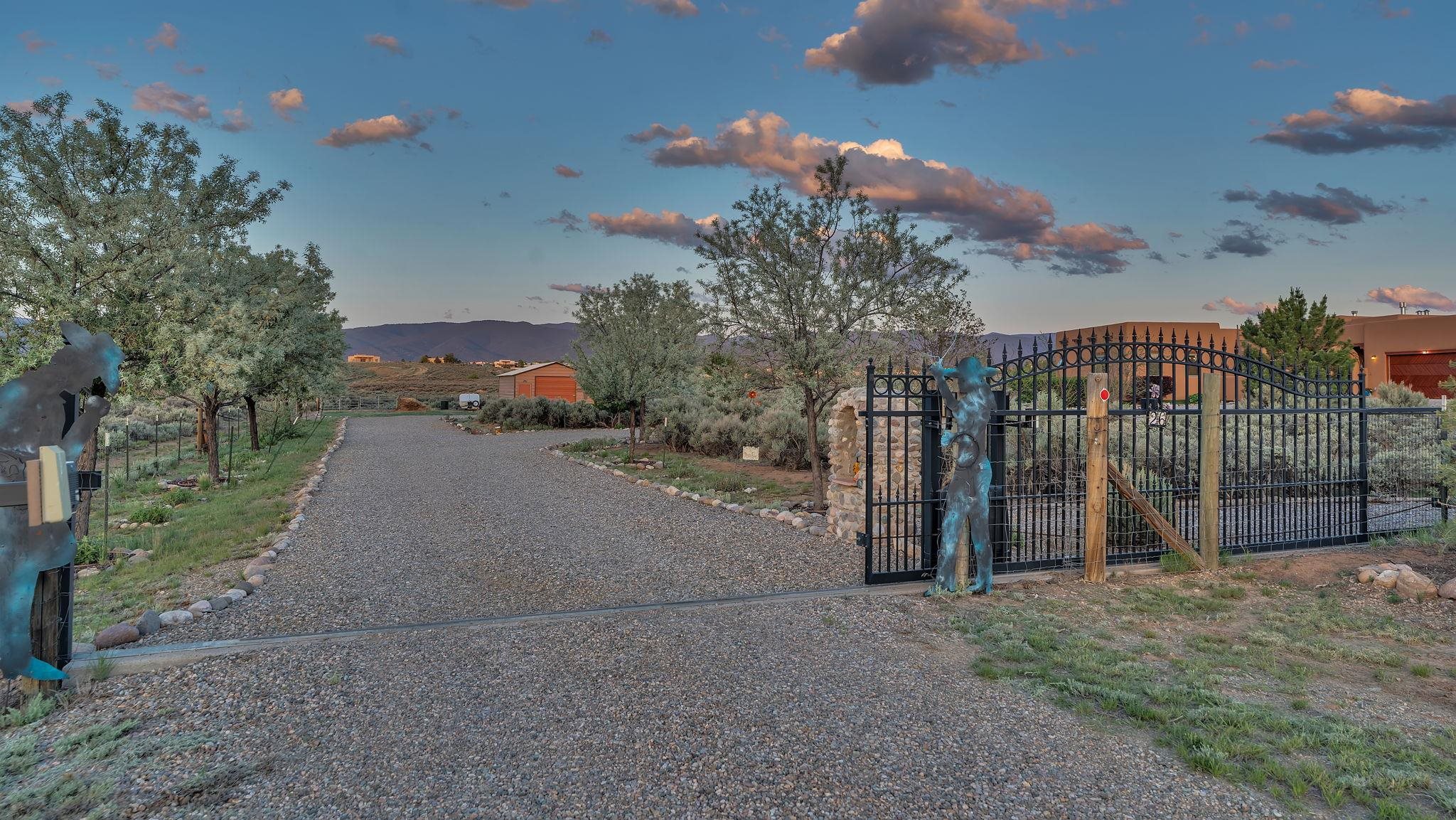 26 Copper Moon Road #11, Taos, Texas image 2