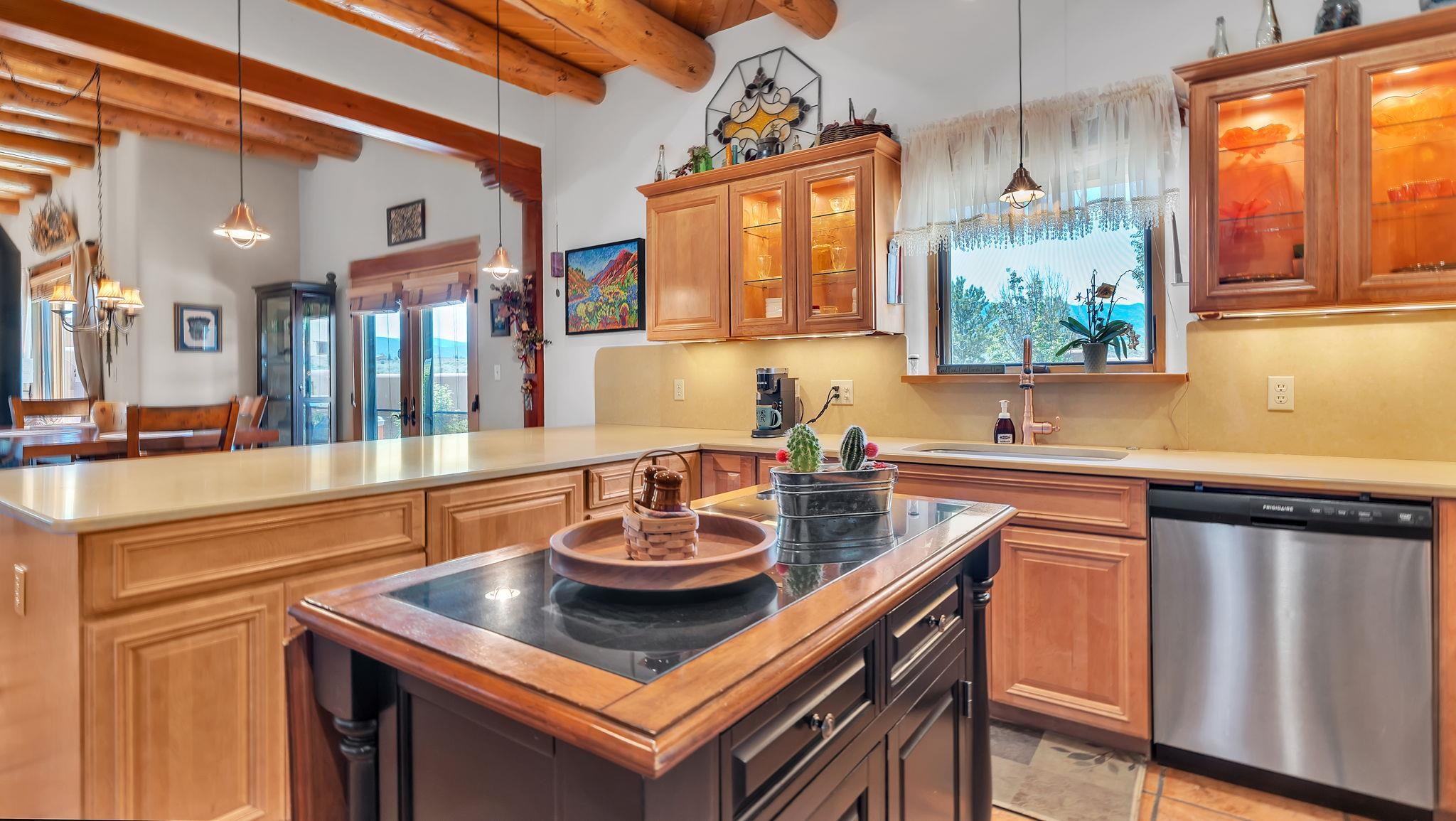 26 Copper Moon Road #11, Taos, Texas image 12