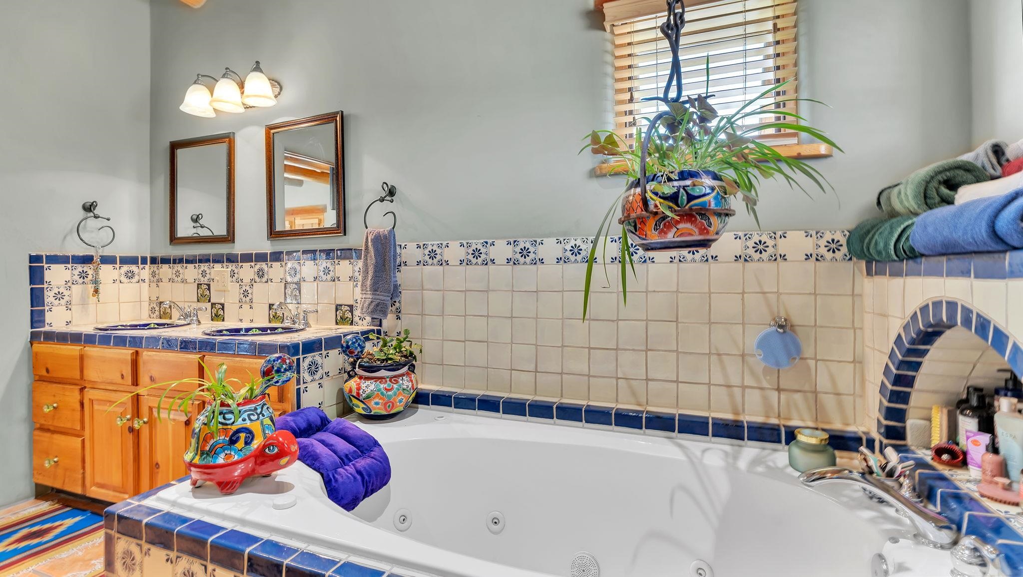 26 Copper Moon Road #11, Taos, Texas image 18