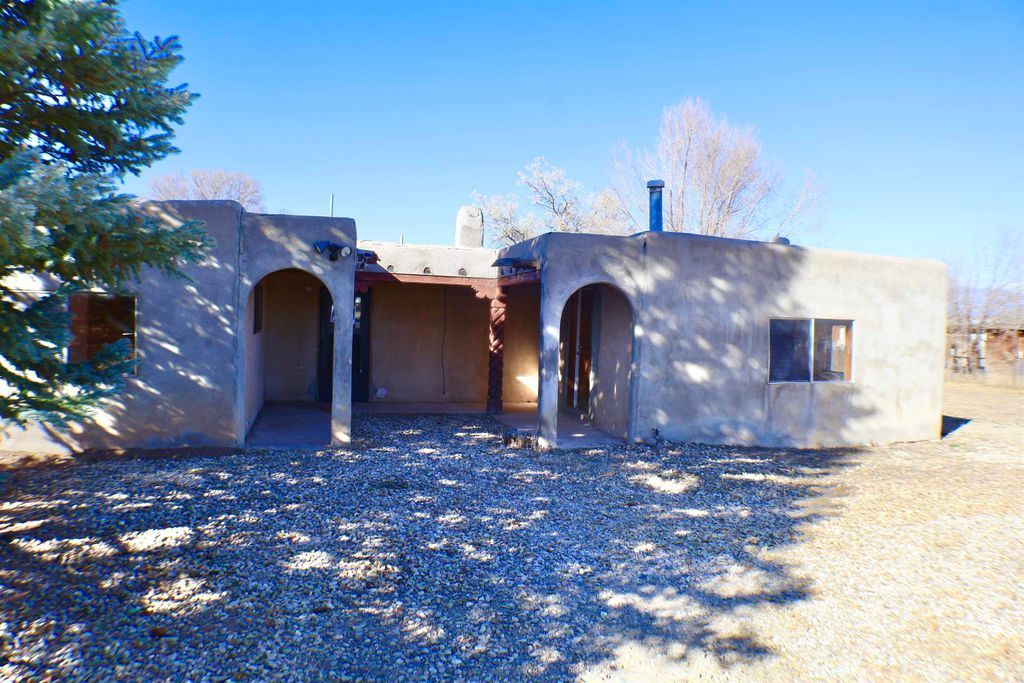 Photo of 106 Los Cordovas Road, Ranchos de Taos, NM 87557 (MLS # 114284)