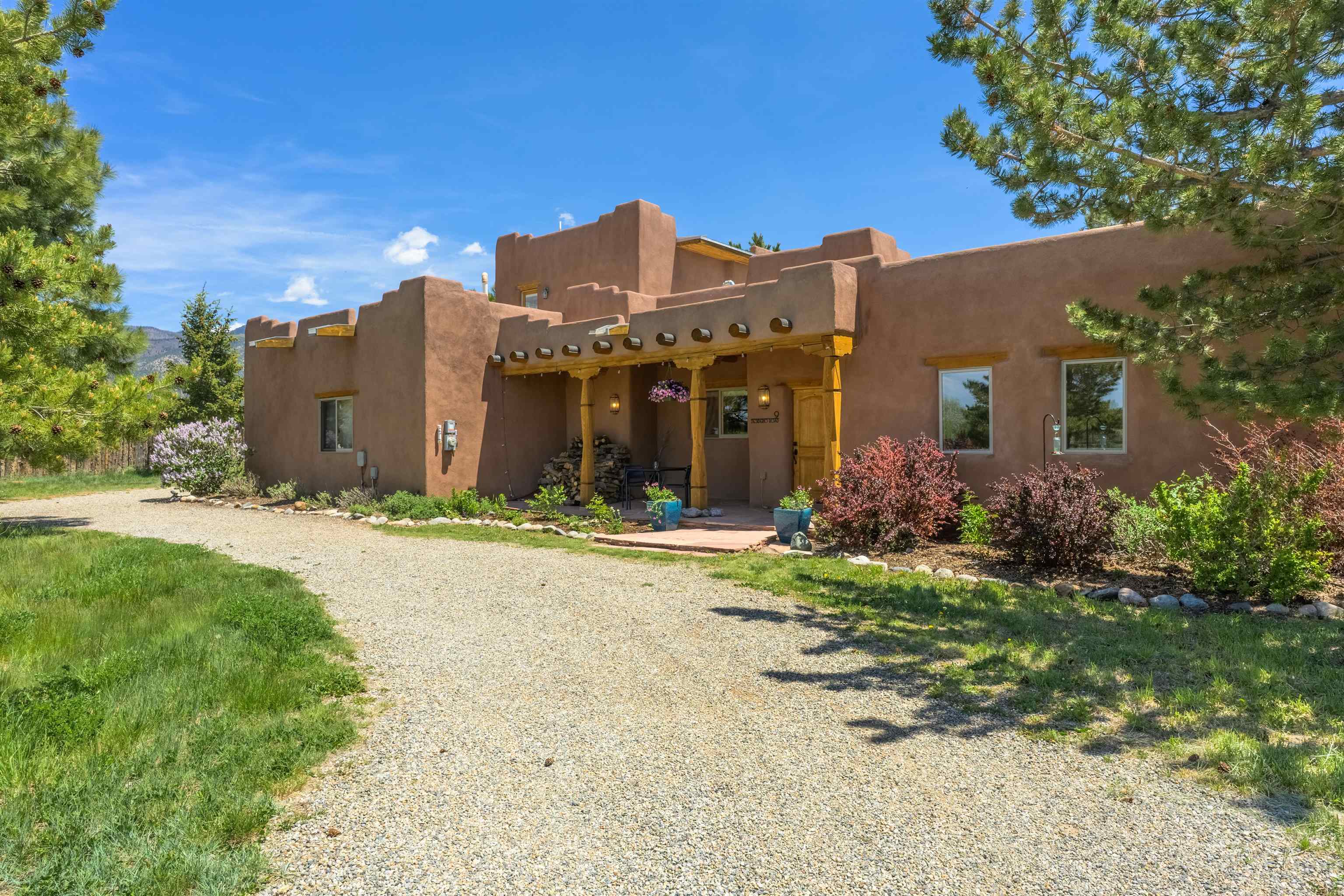 9 Desiderio Rd, Arroyo Seco, New Mexico image 1