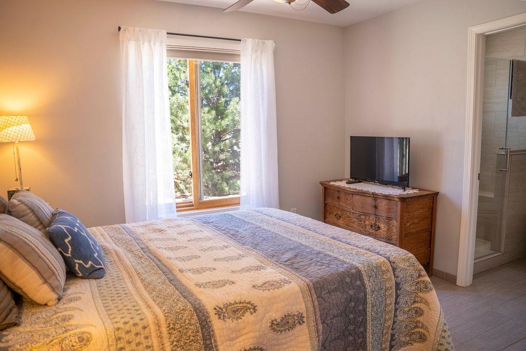 347 Sierra Vista Lane, Taos, New Mexico image 14