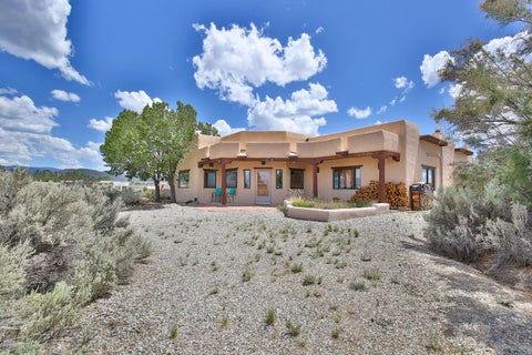 Homes For Sale - 44 Vista Linda Rd<br/> Ranchos de Taos, NM 87557