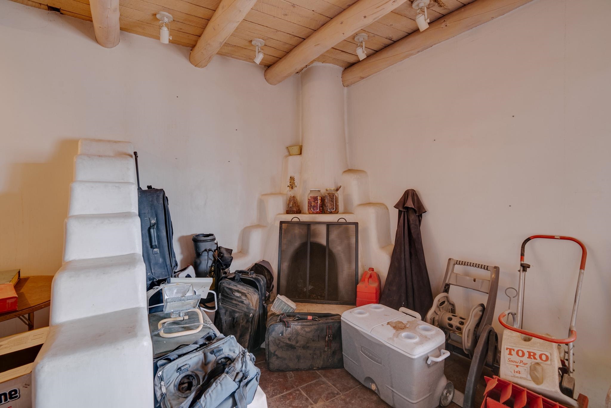 Ranchos De Taos, New Mexico 87557, United States, ,Commercial,Active,167977