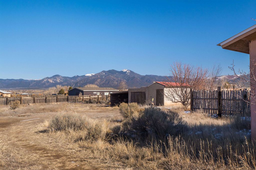 Photo of 167 Cuchilla Road, Ranchos de Taos, NM 87557 (MLS # 114532)