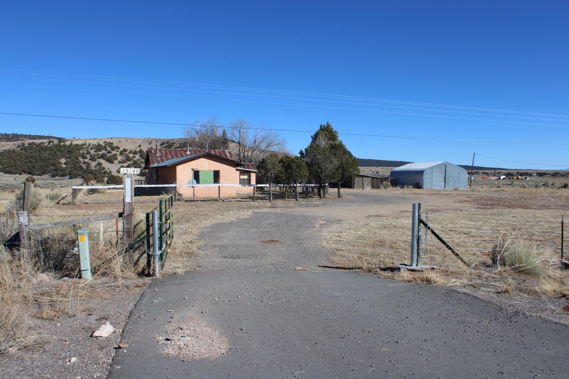 39048 Us Highway 285, Tres Piedras, New Mexico image 1