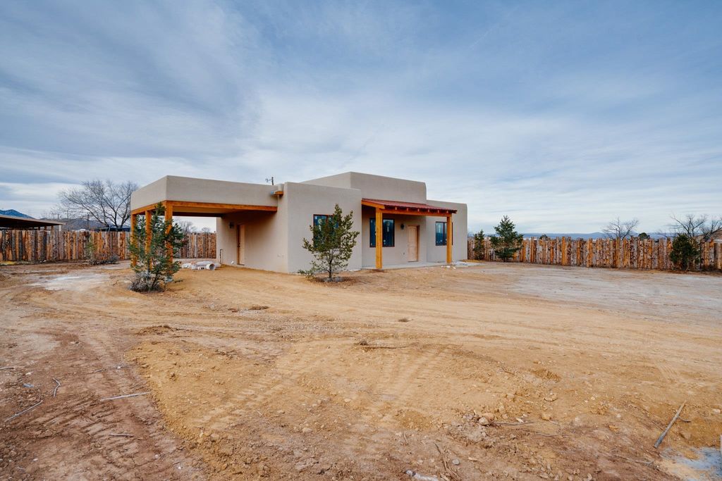 Photo of XX Calle de la Vina, Taos, NM 87571 (MLS # 114412)