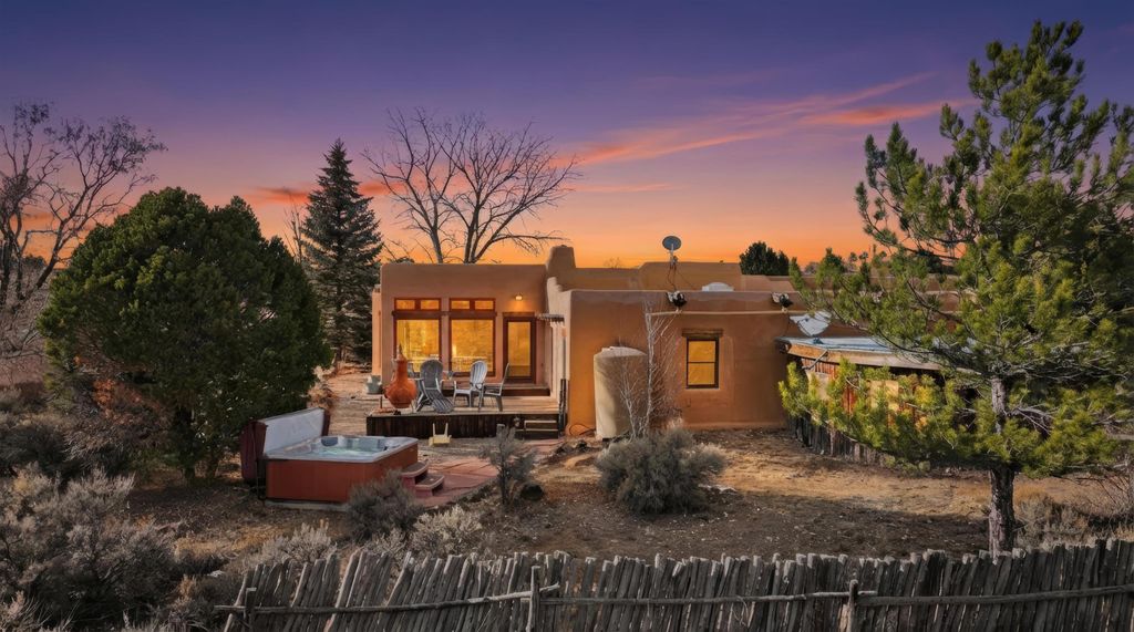 Photo of 25 Nighthawk Trail, El Prado, NM 87529 (MLS # 114468)