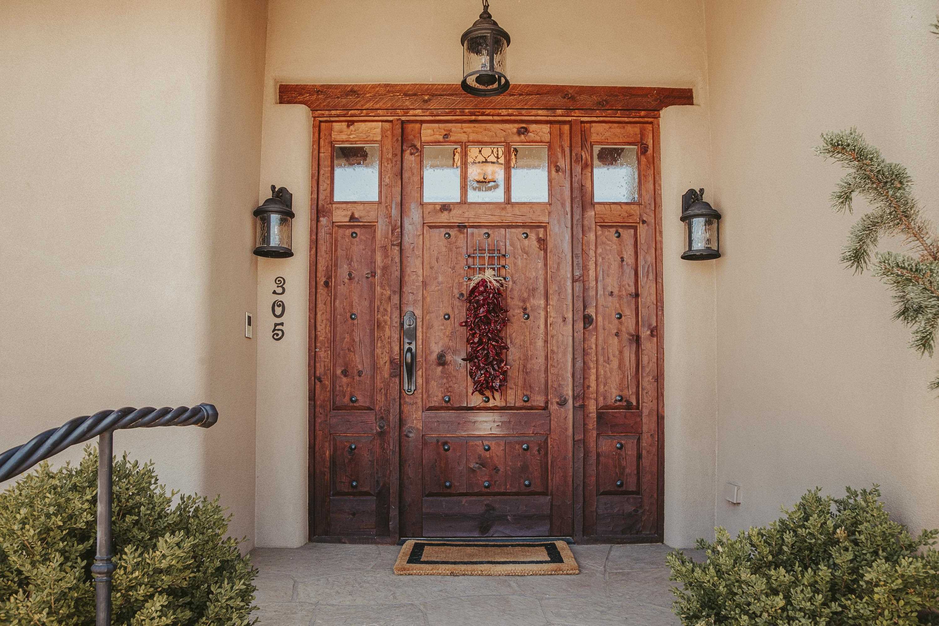 305 DeVargas Lane