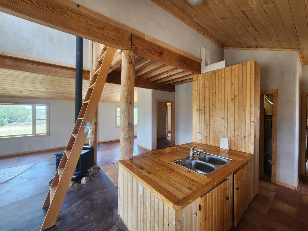 Photo of 17 Aquaje Rd, Tres Piedras, NM 87577 (MLS # 113740)