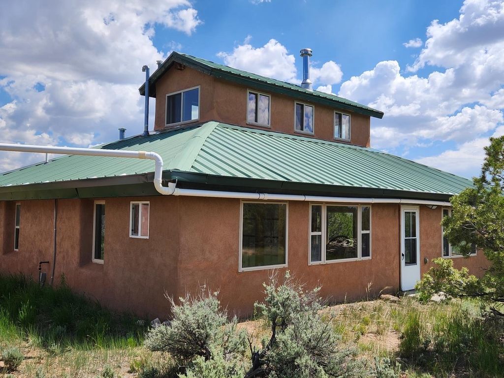 Photo of 17 Aquaje Rd, Tres Piedras, NM 87577 (MLS # 113740)
