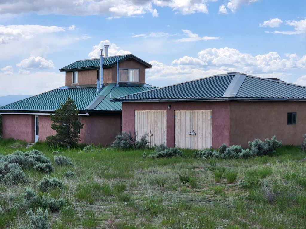 Photo of 17 Aquaje Rd, Tres Piedras, NM 87577 (MLS # 113740)