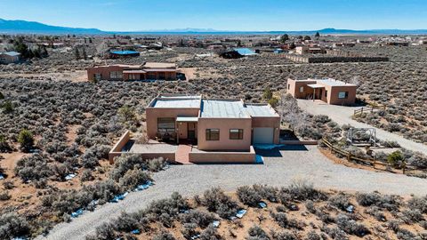 Townhouse For Sale - 28 Piedra Vista<br/> El Prado, NM 87529