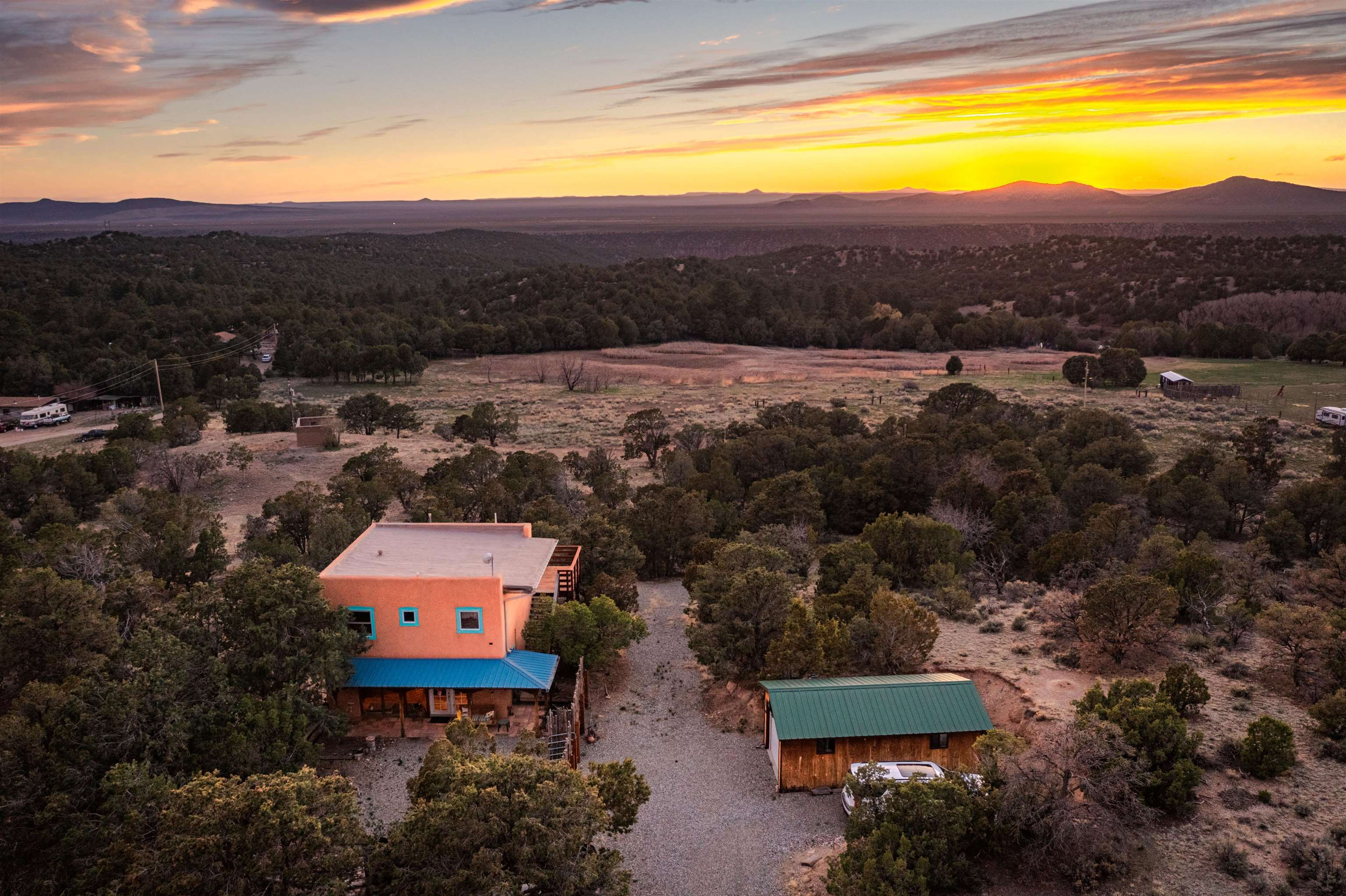1568 Nm 522, Taos, New Mexico image 17