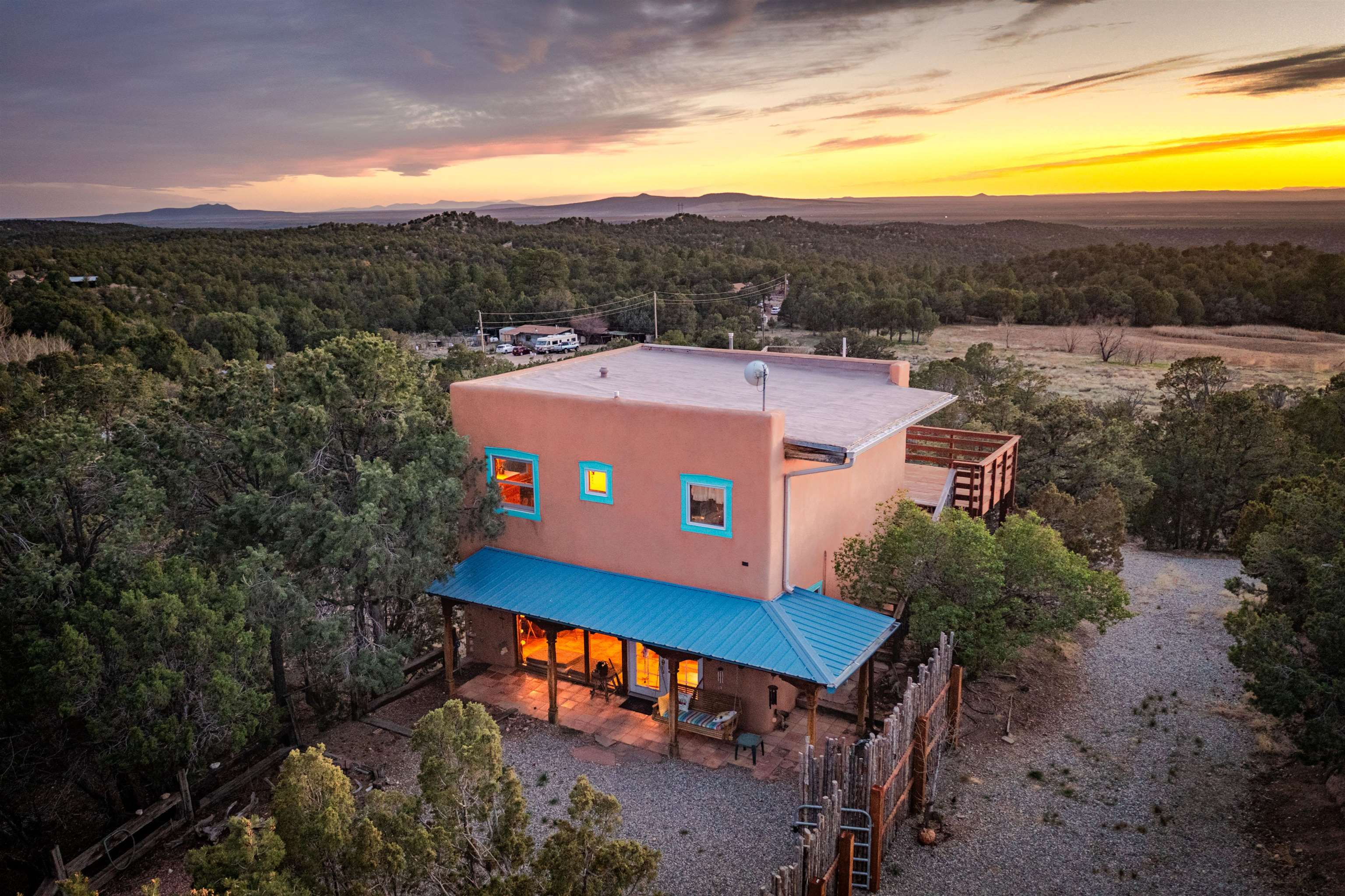 1568 Nm 522, Taos, New Mexico image 8