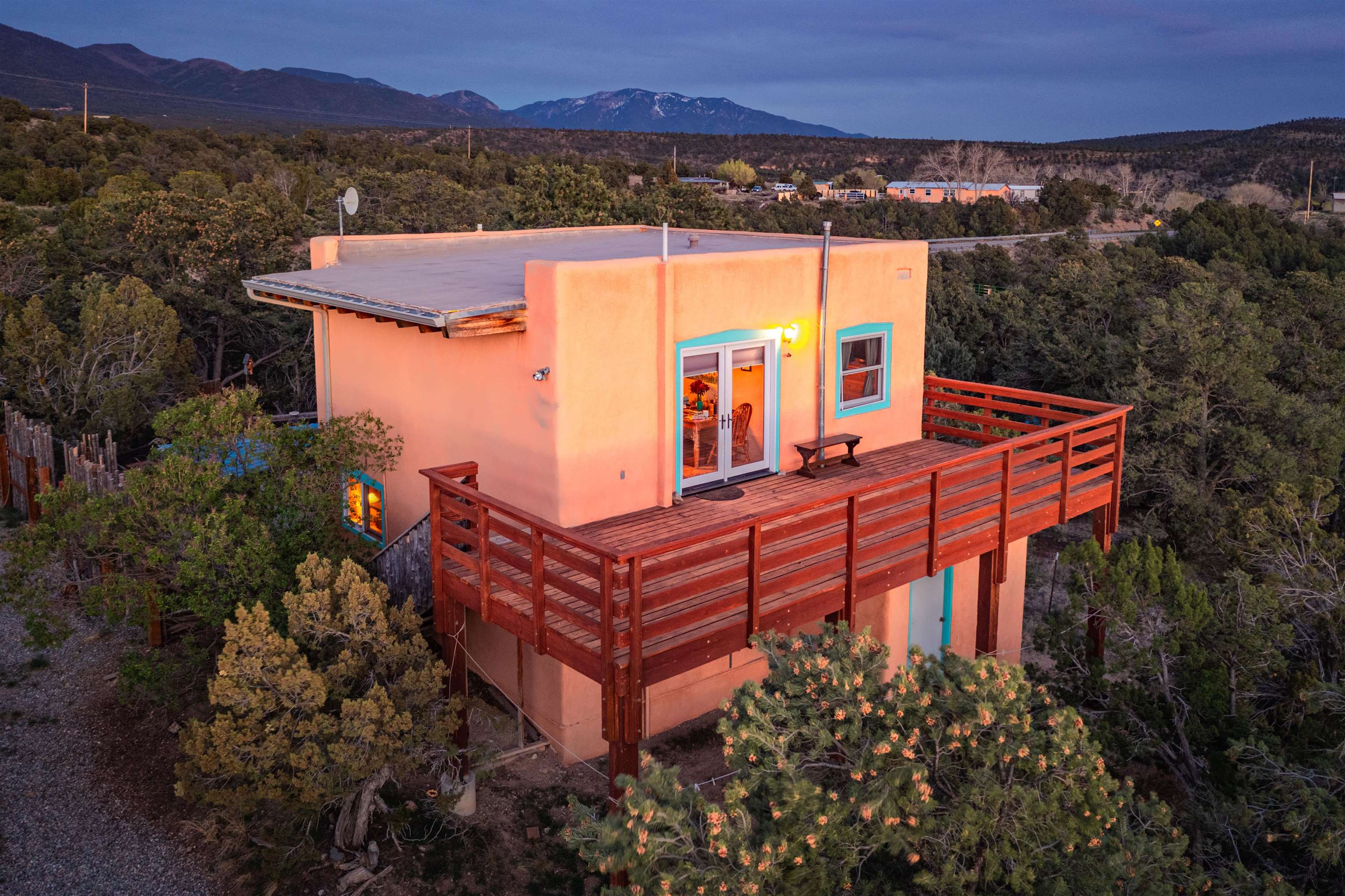 1568 Nm 522, Taos, New Mexico image 10