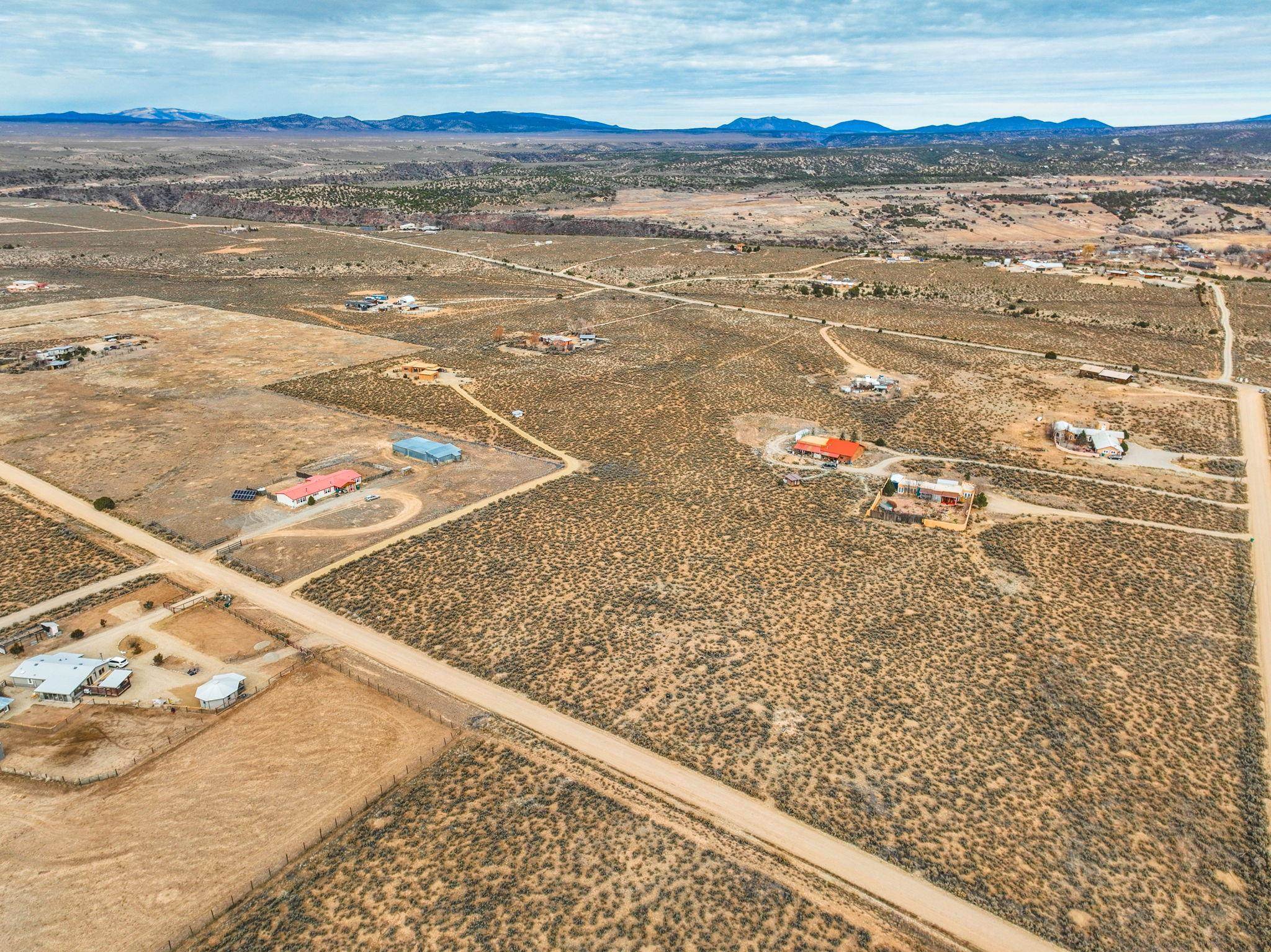 Calle Conejo And Coyote Loop 2 Plus Acres, Arroyo Hondo, New Mexico image 13