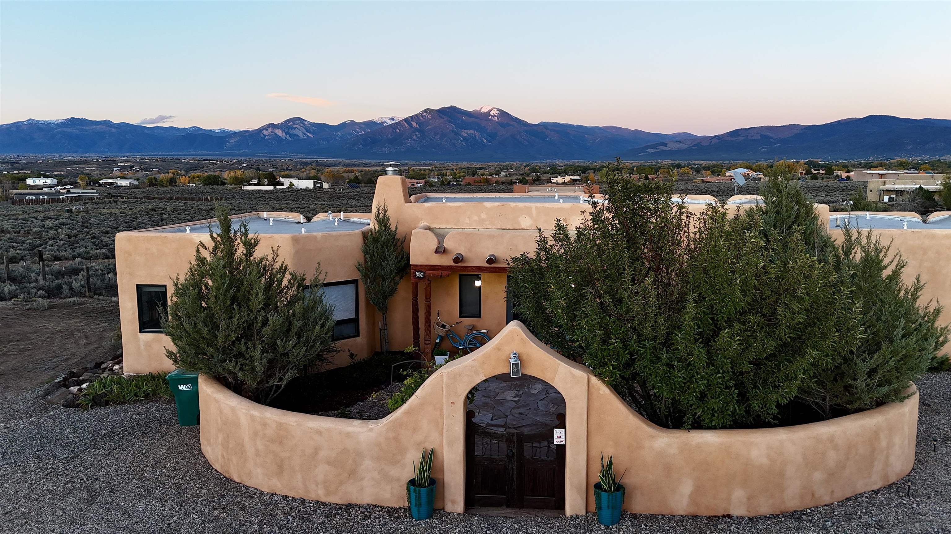 65 Las Tusas Rd, Ranchos de Taos, New Mexico image 2