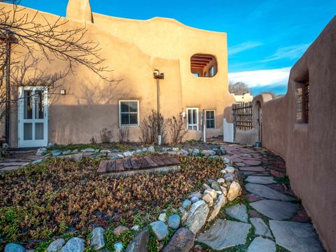 Photo of 209 Ribak Lane, Taos, NM 87571 (MLS # 114410)