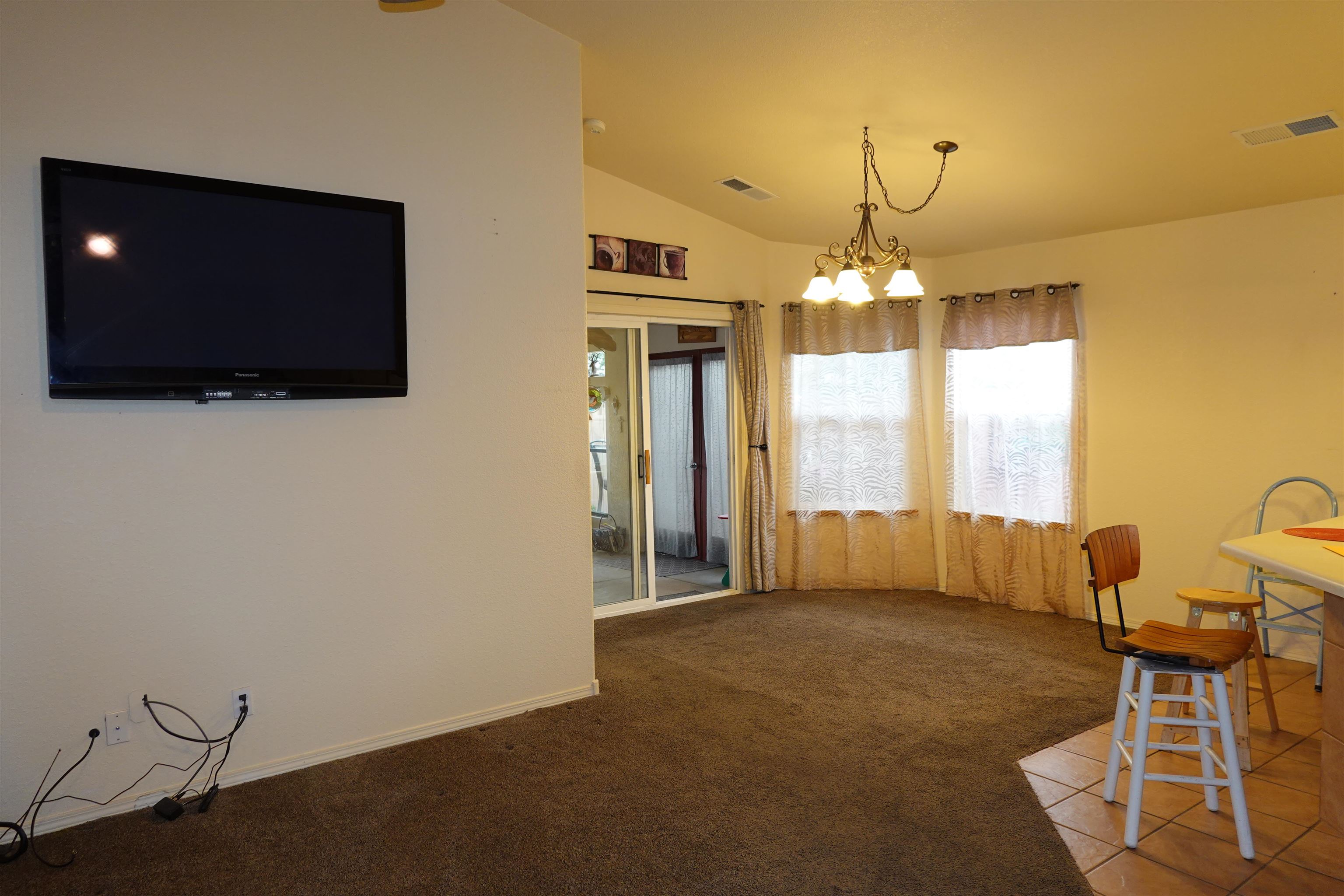 757 Valley Meadows Drive, Rio Rancho, New Mexico image 2