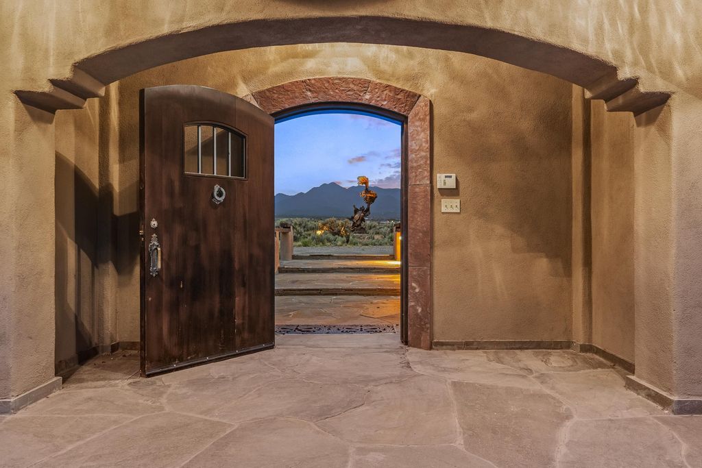 Photo of 89 Riverbend Road, Ranchos de Taos, NM 87557 (MLS # 113824)