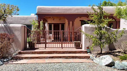 Homes For Sale - 12 North Mesa Road<br/> El Prado, NM 87529