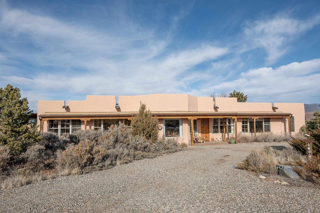 Photo of 47 Irish Rd, Ranchos de Taos, NM 87557 (MLS # 114560)