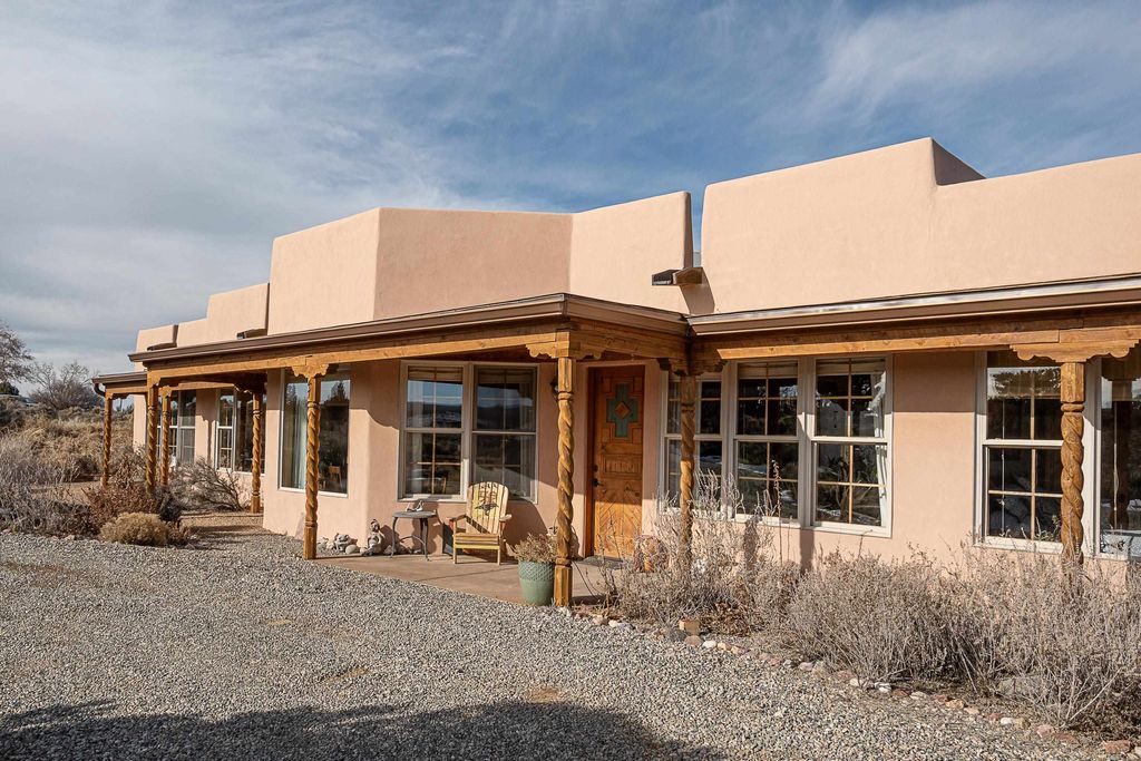 Photo of 47 Irish Rd, Ranchos de Taos, NM 87557 (MLS # 114560)
