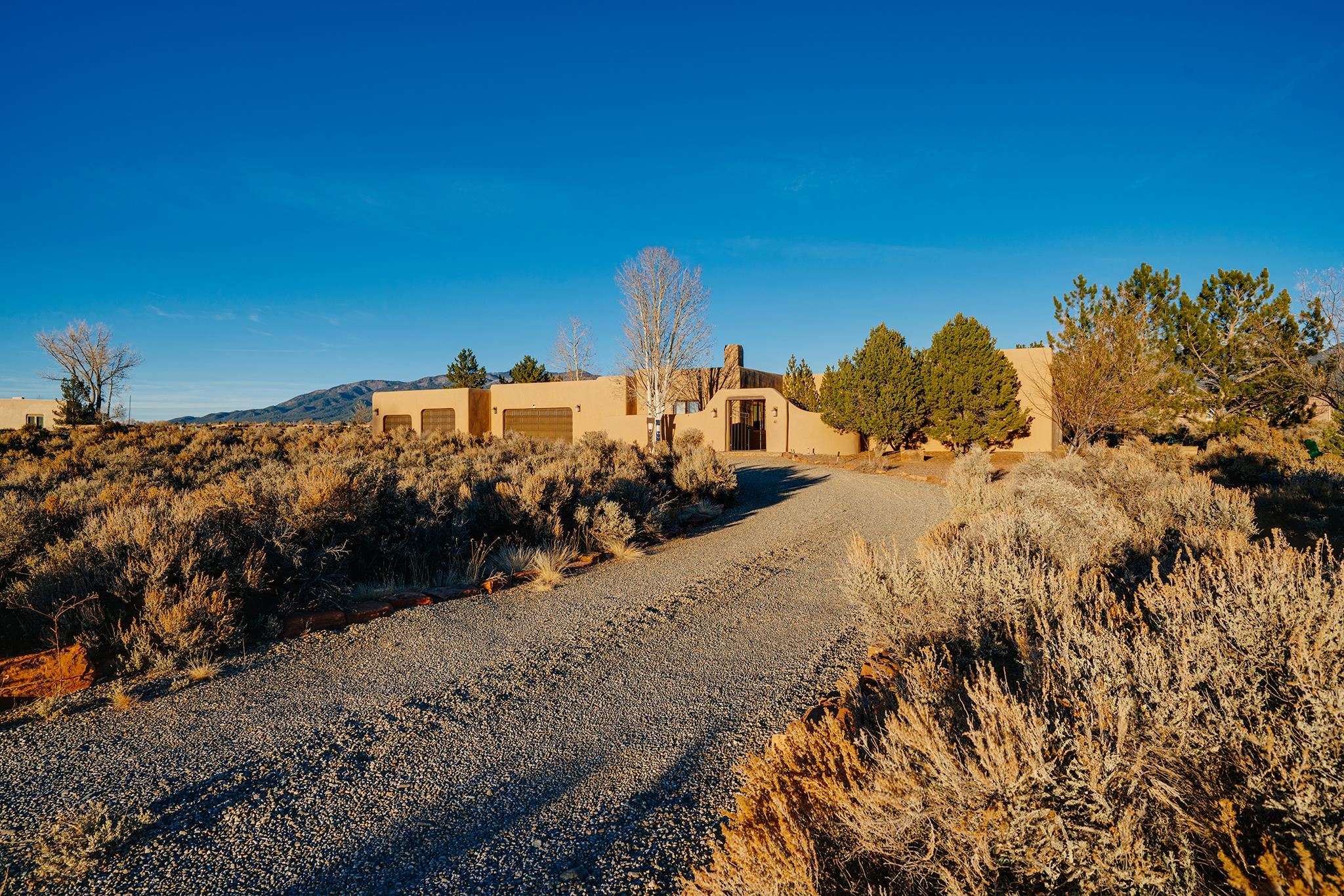 41 Mirlo Road, El Prado, New Mexico image 2