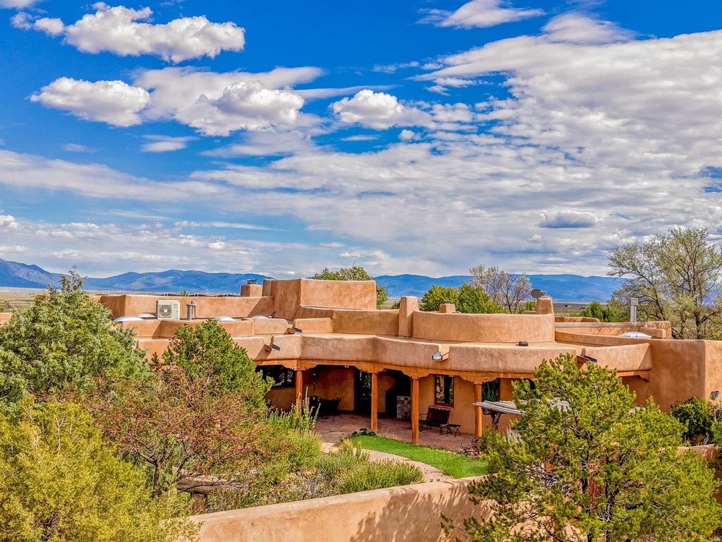 Photo of 24070 Hwy 64 W, El Prado, NM 87529 (MLS # 113729)