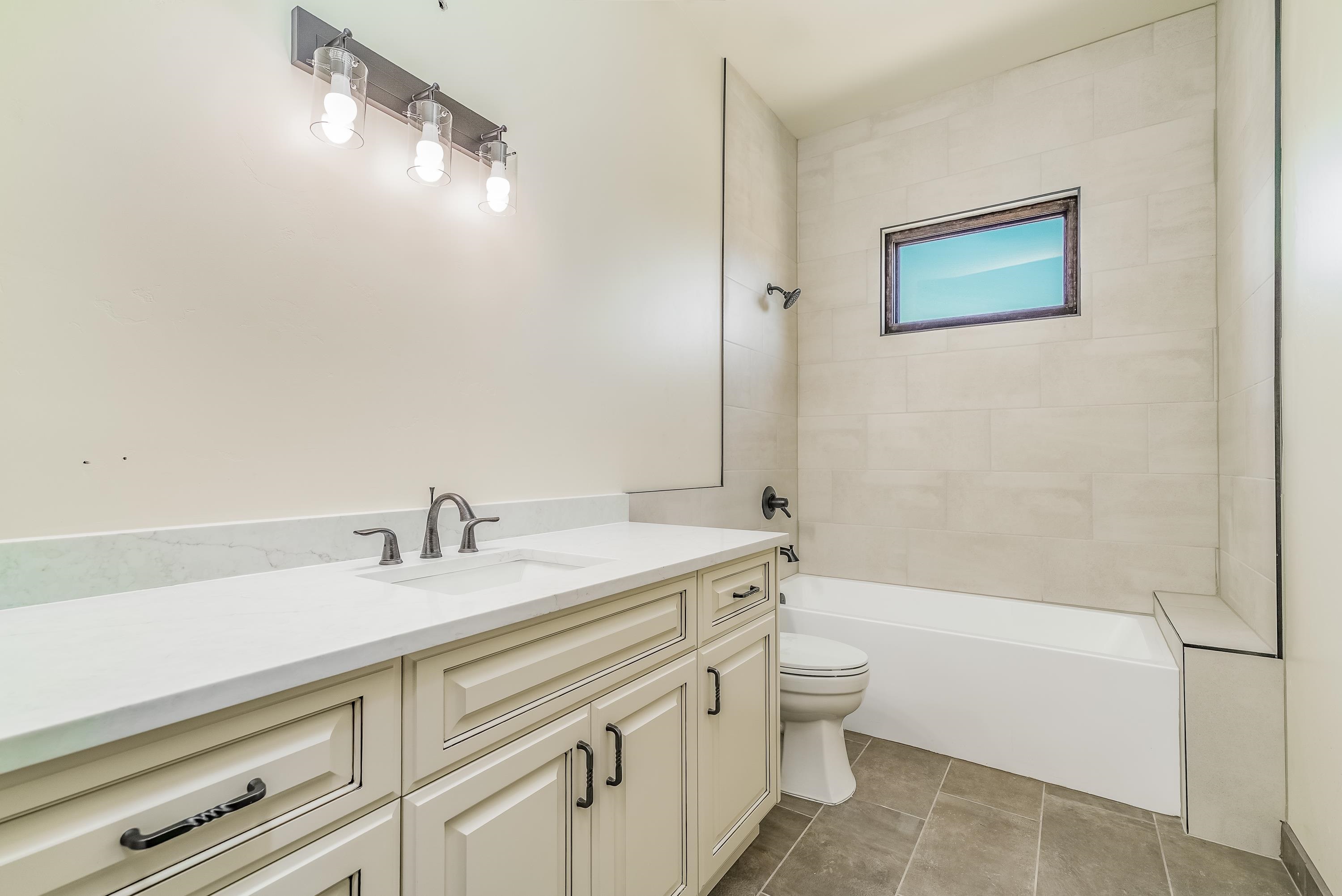 Taos, New Mexico 87571, United States, 3 Bedrooms Bedrooms, ,3 BathroomsBathrooms,Residential,Active,224219