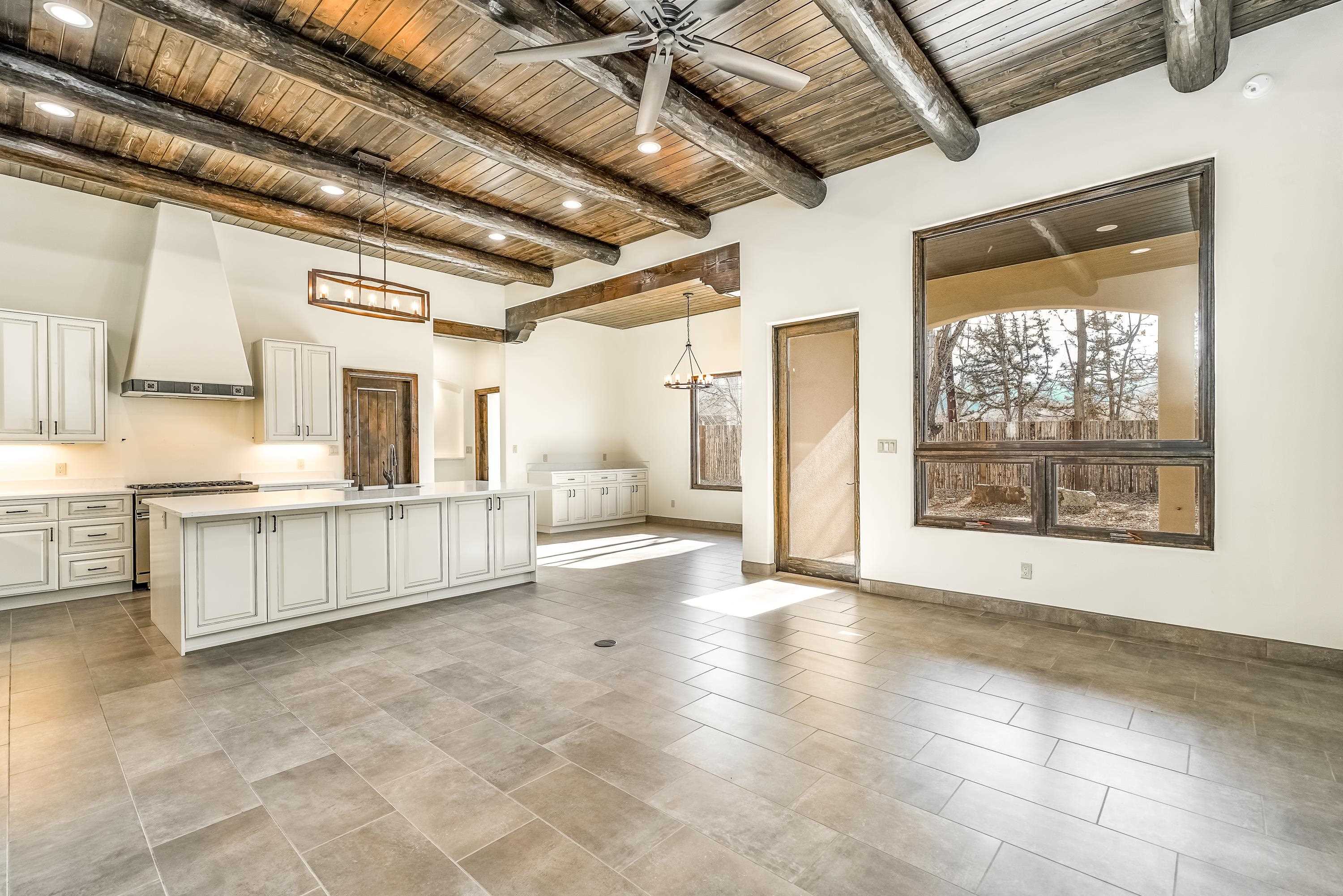 Taos, New Mexico 87571, United States, 3 Bedrooms Bedrooms, ,3 BathroomsBathrooms,Residential,Active,224219