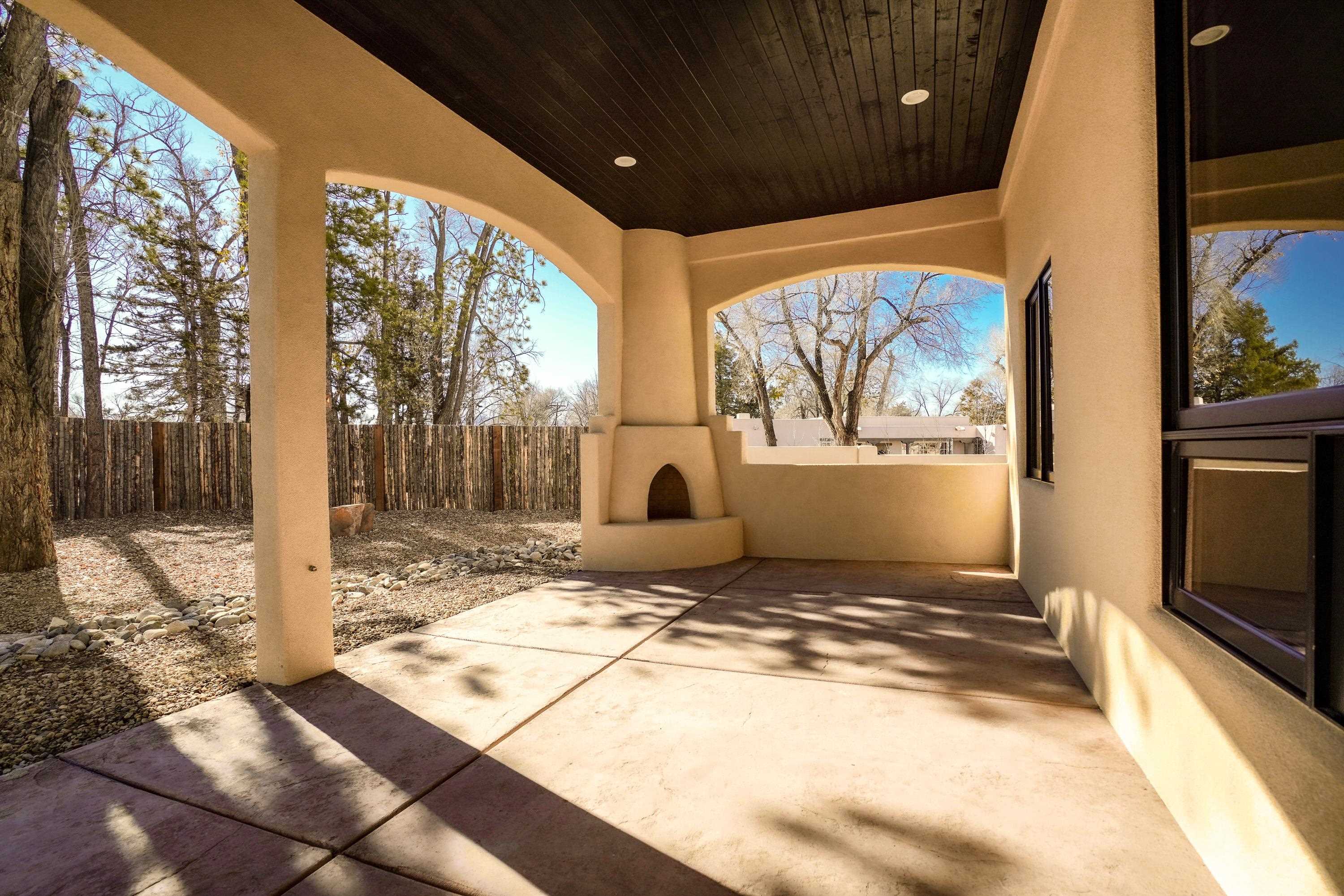 Taos, New Mexico 87571, United States, 3 Bedrooms Bedrooms, ,3 BathroomsBathrooms,Residential,Active,224219