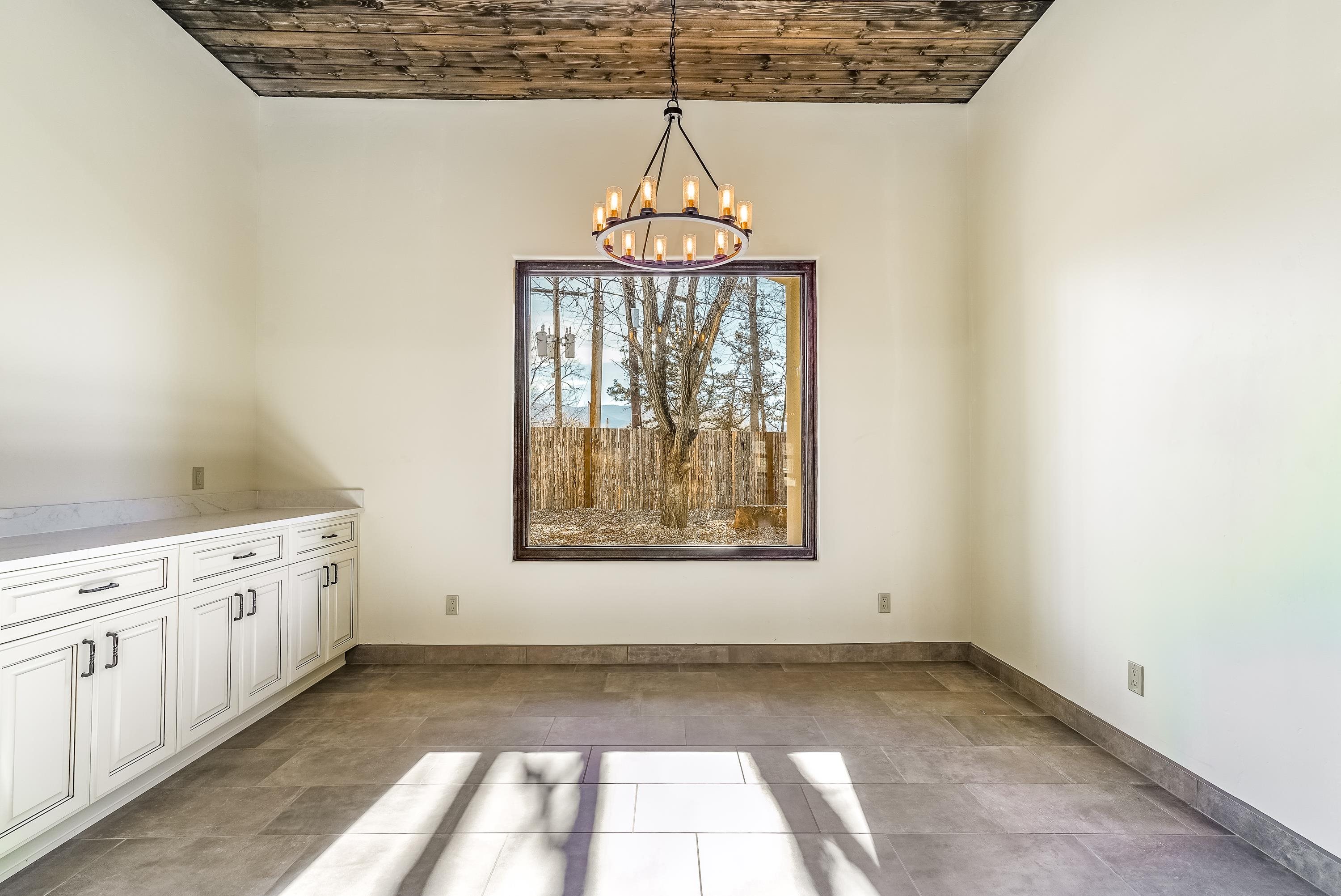 Taos, New Mexico 87571, United States, 3 Bedrooms Bedrooms, ,3 BathroomsBathrooms,Residential,Active,224219