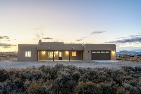 Photo of 12 Vista Linda Road, Ranchos de Taos, NM 87557 (MLS # 114330)