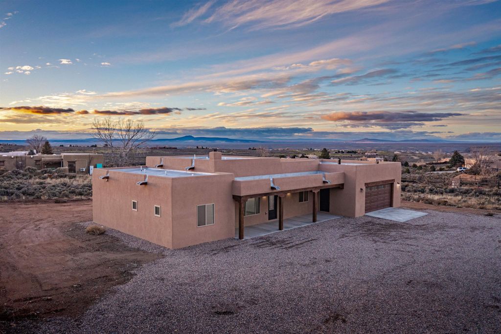 Photo of 12 Vista Linda Road, Ranchos de Taos, NM 87557 (MLS # 114330)