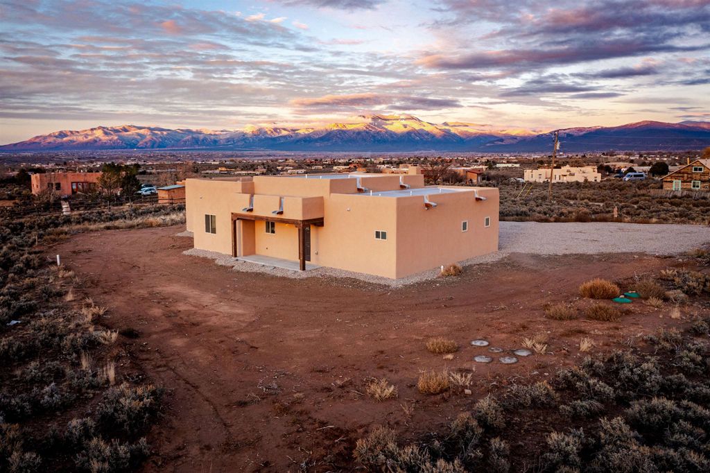 Photo of 12 Vista Linda Road, Ranchos de Taos, NM 87557 (MLS # 114330)