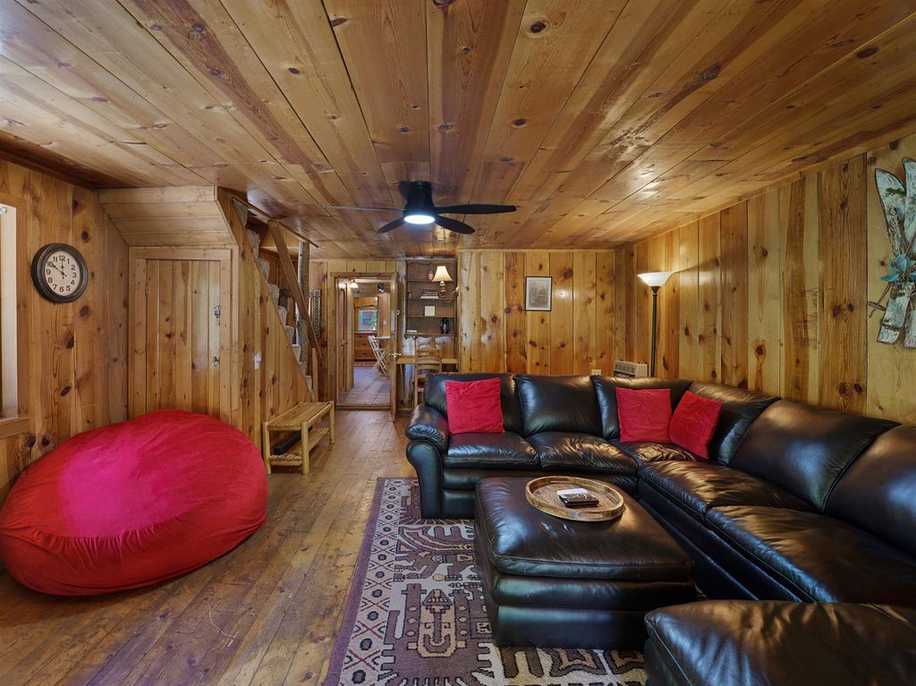 Photo of 33 Beaver Park, Red River, NM 87558 (MLS # 113774)