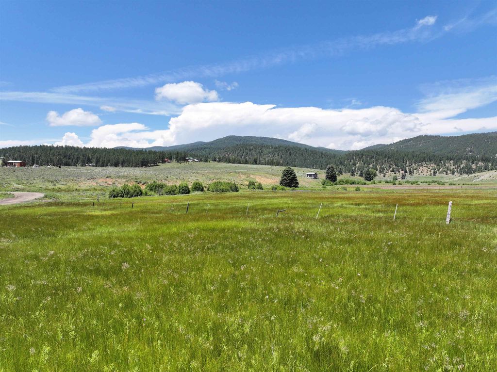Photo of TBD Valle Escondido Road, Taos, NM 87571 (MLS # 113726)