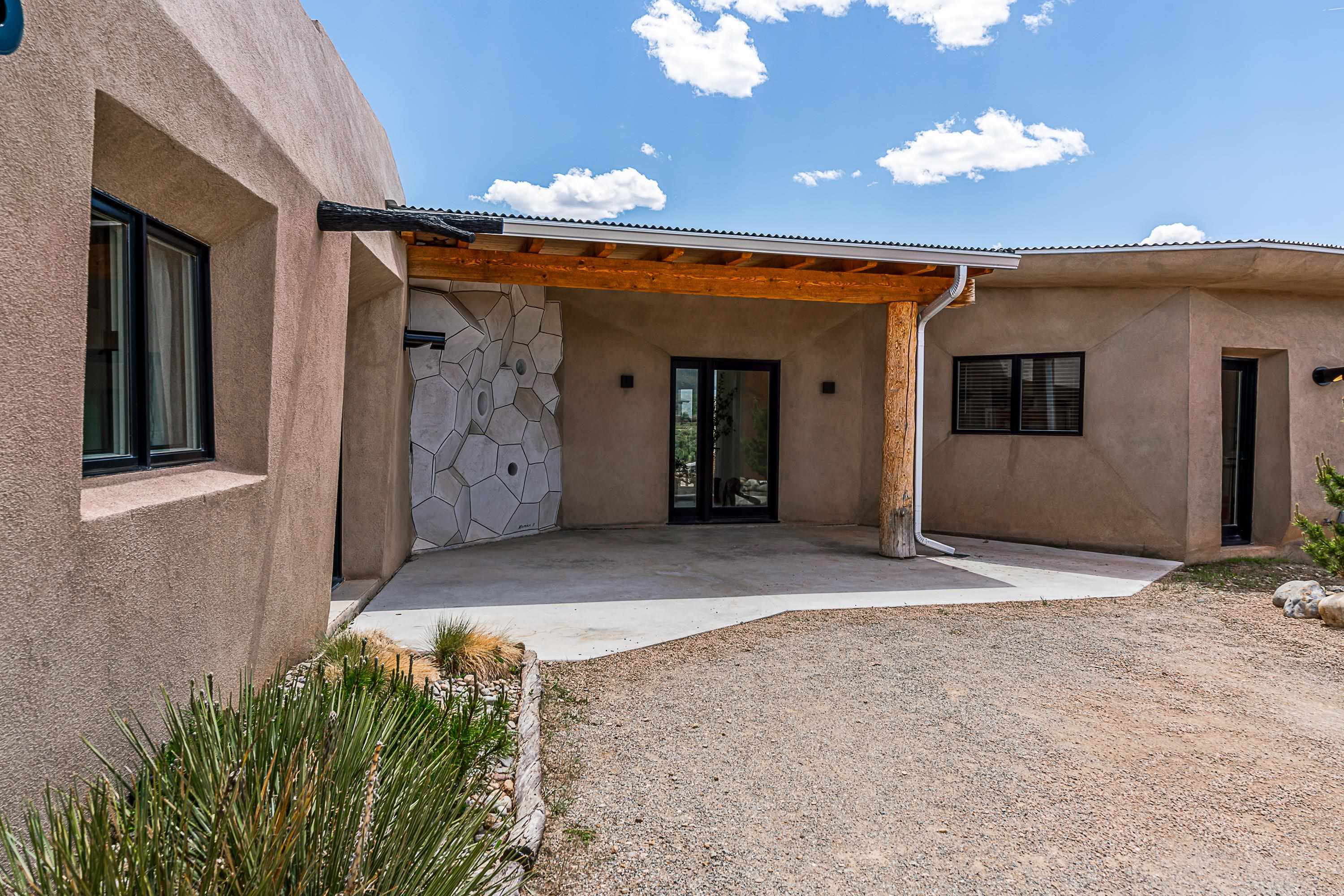 1 San Pasqual Ln