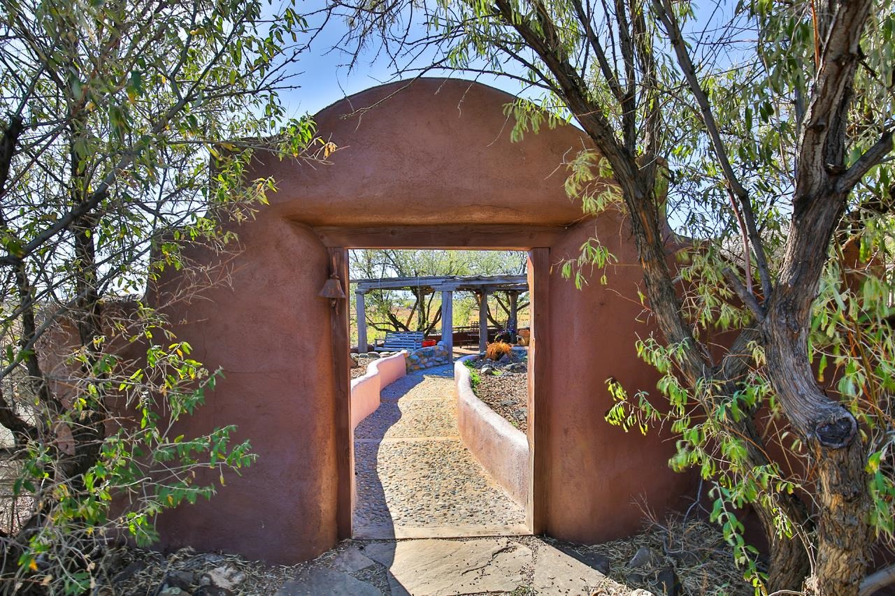 21 Lone Tree Lane, El Prado, New Mexico image 1