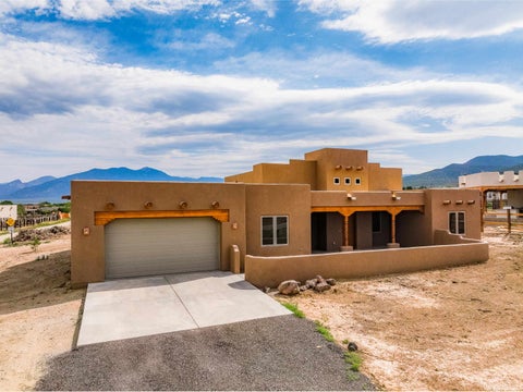 Homes For Sale - 421 Este Es<br/> Taos, NM 87571