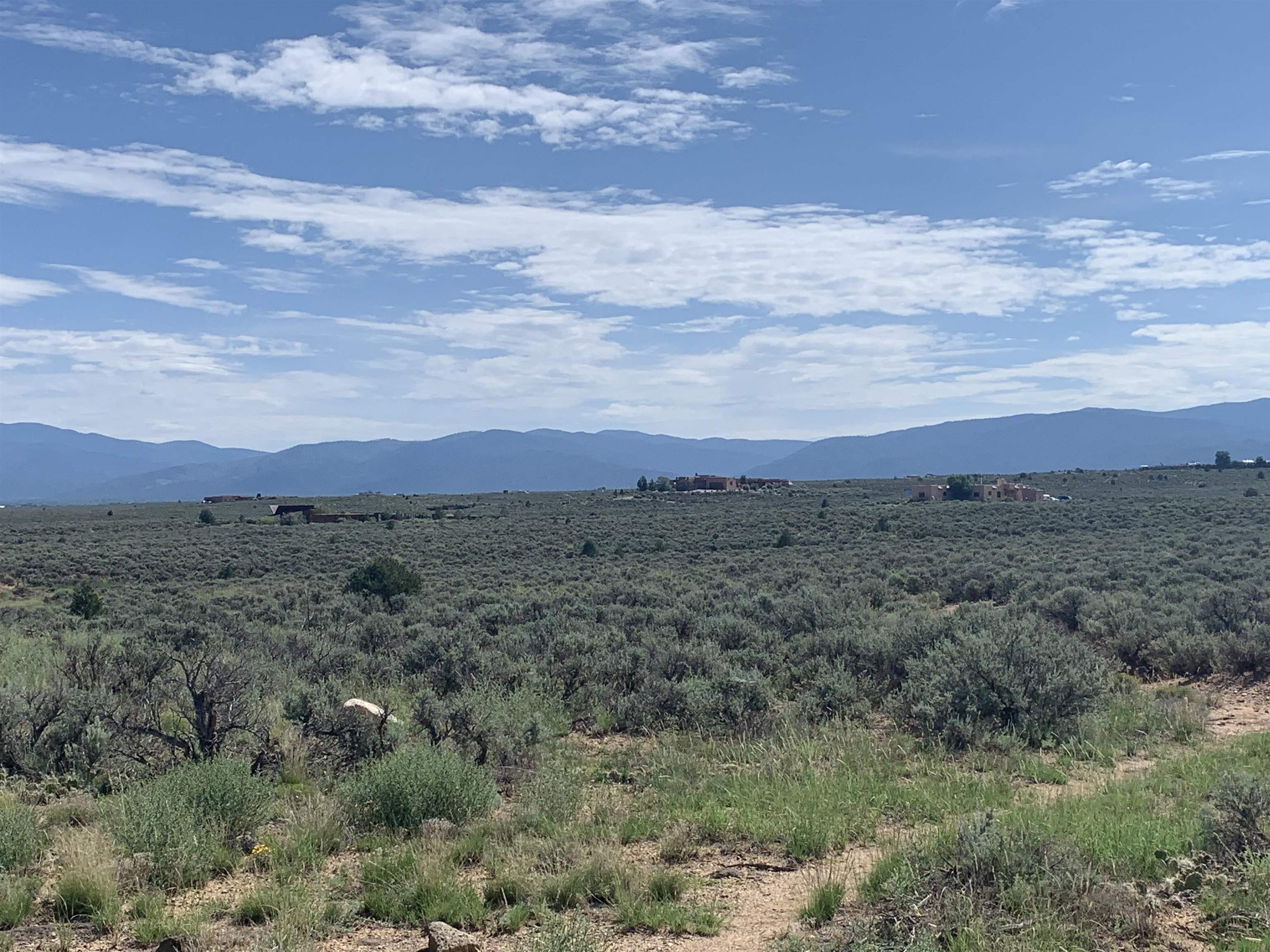 11 Nueve Vistas Rd, Ranchos de Taos, New Mexico image 4