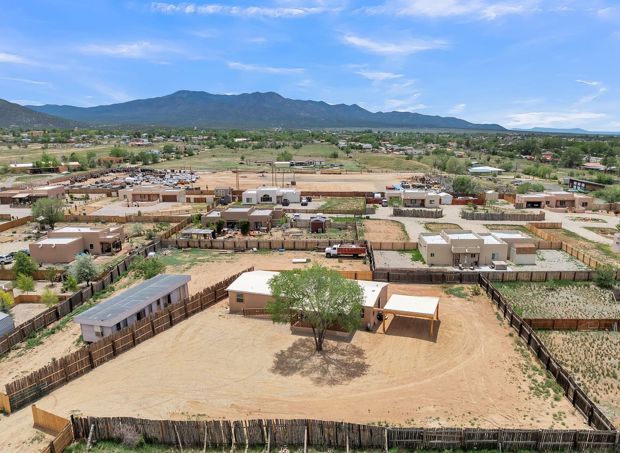 16 Medina Lane, Ranchos de Taos, New Mexico image 45