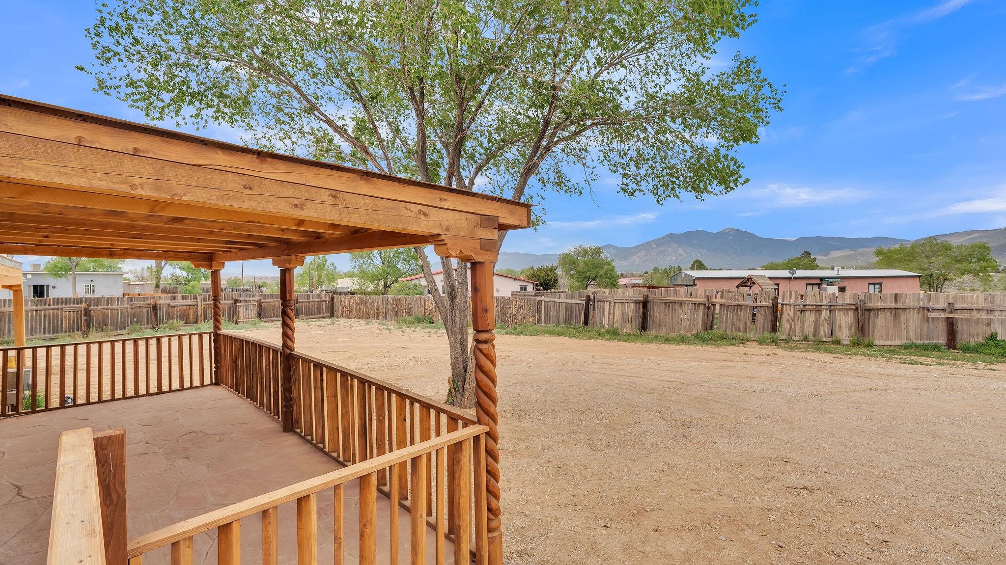 16 Medina Lane, Ranchos de Taos, New Mexico image 38