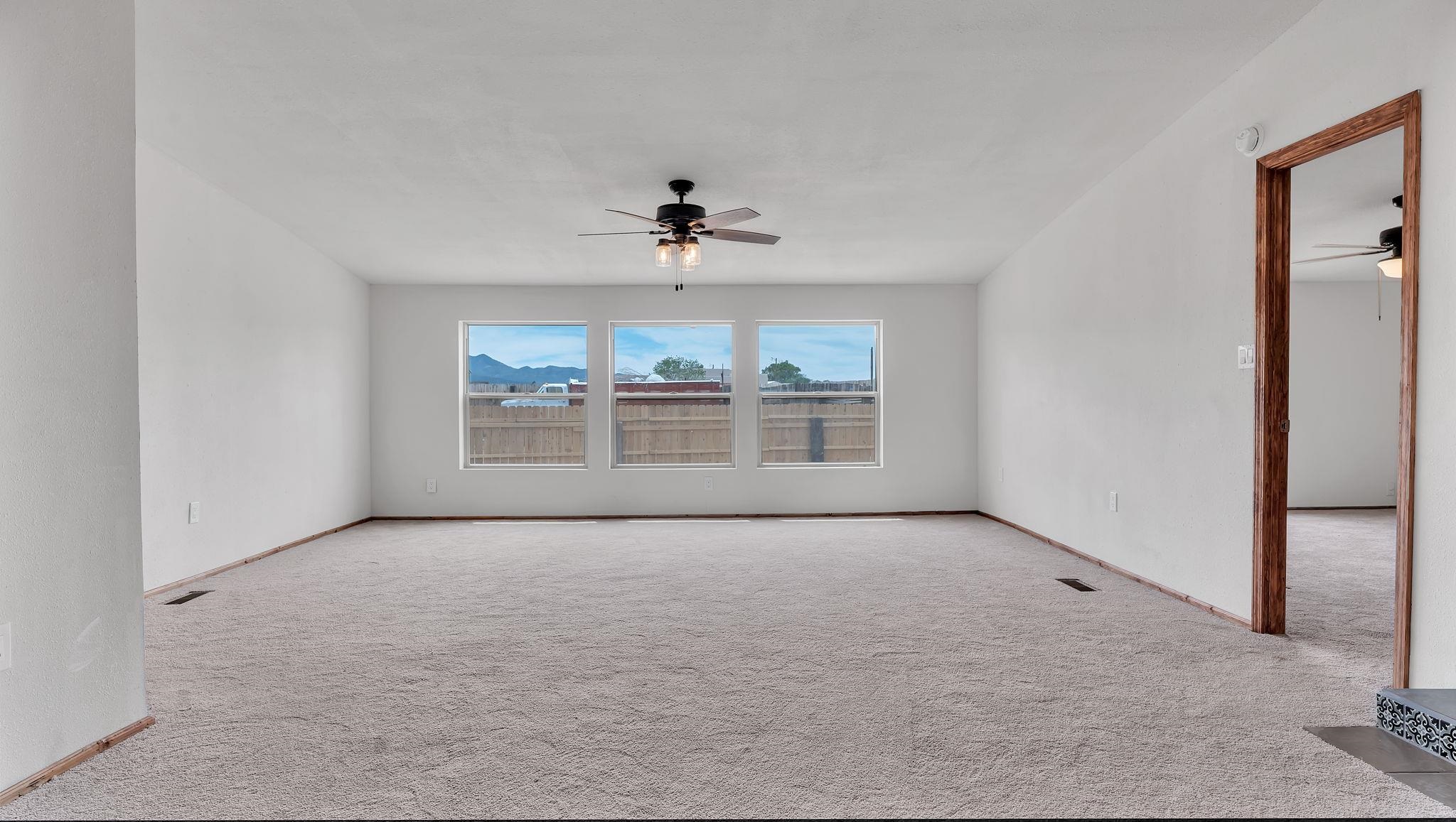16 Medina Lane, Ranchos de Taos, New Mexico image 10