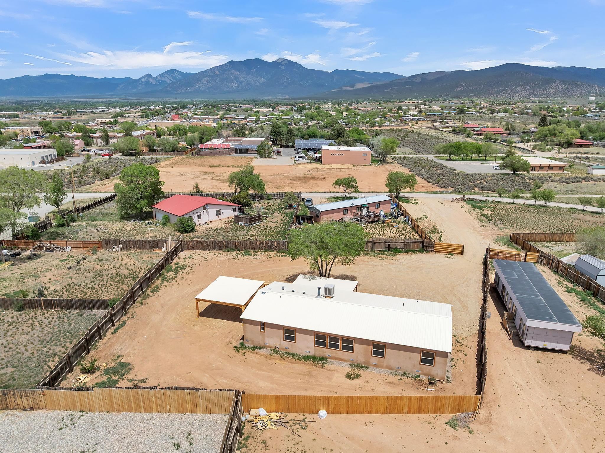 16 Medina Lane, Ranchos de Taos, New Mexico image 46