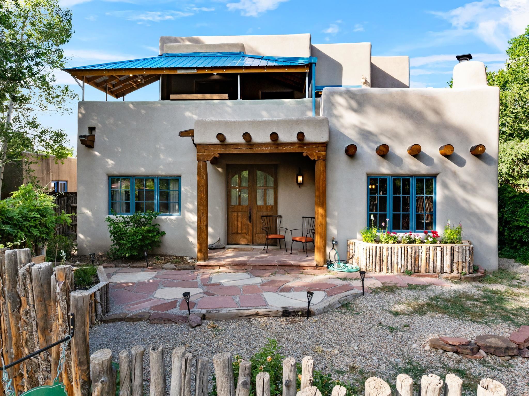 213 Lund Street, Taos, New Mexico image 1